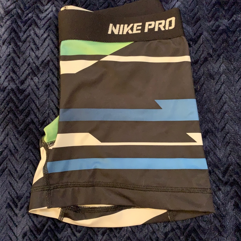 Nike Pro - Picture 5 of 5